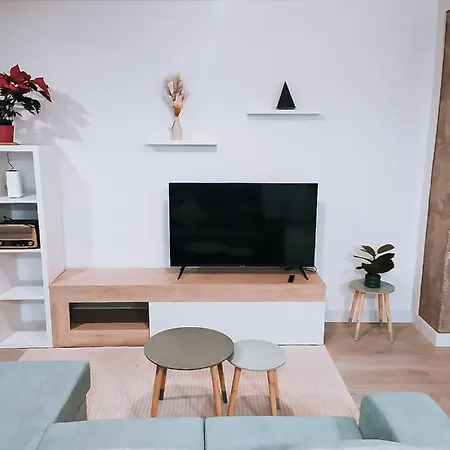 Mikasika - Duplex With Seasonal Swimming Pool & Walking Distance From The